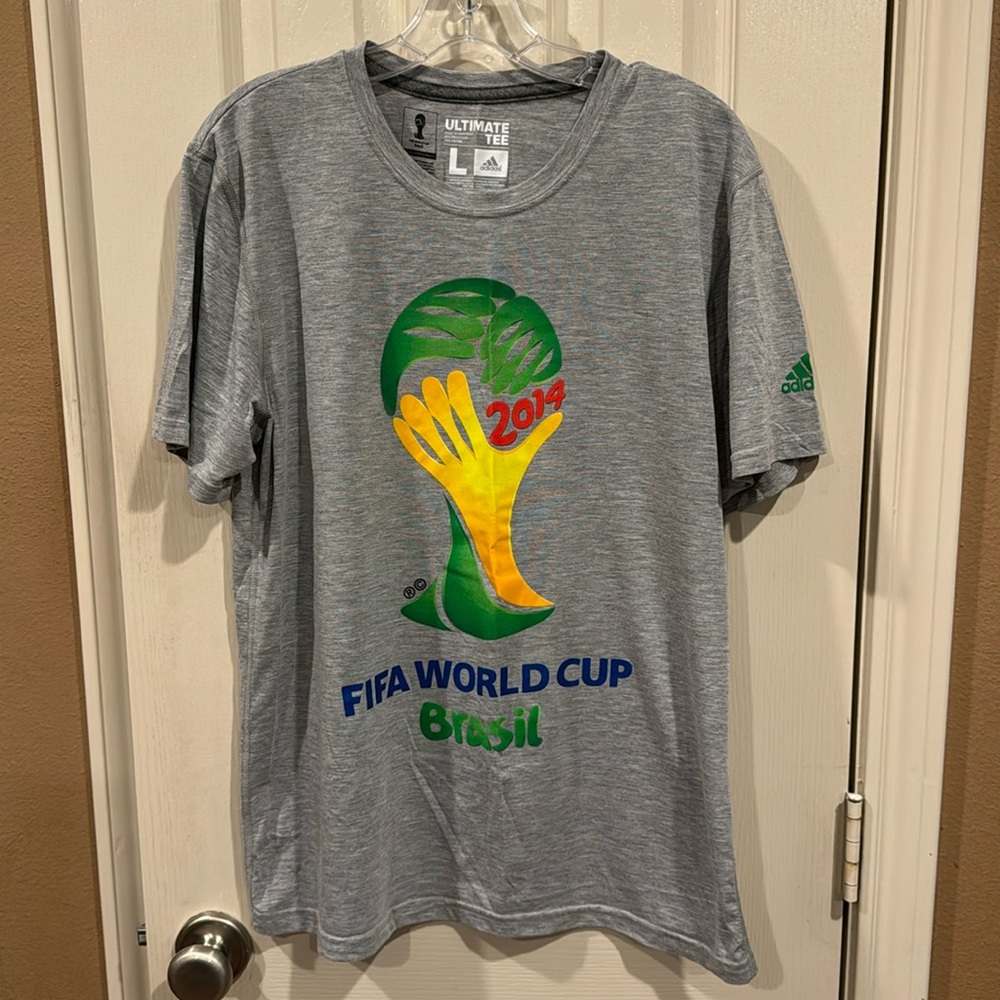 Adidas FIFA World Cup Brasil 2014 gray unisex tee. Sz Men’s Large
